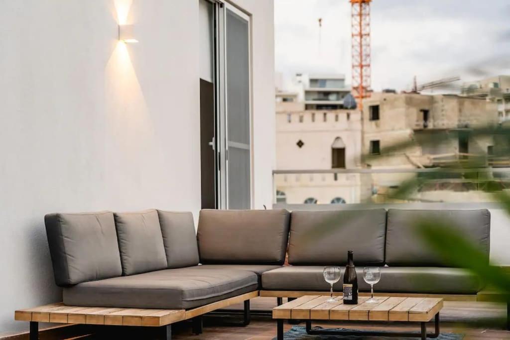 Luxurious & Stylish Penthouse With Private Pool Appartement Msida Buitenkant foto